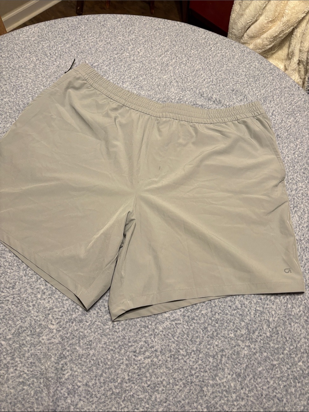 GAP Light Gray Men's Athletic Shorts XXL